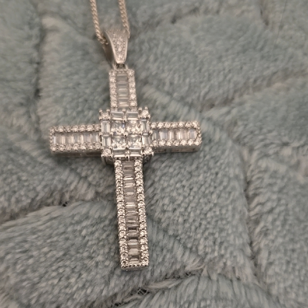 Dazzling 9.25 Sterling Silver Cross Pendant Necklace with Baguette Stones